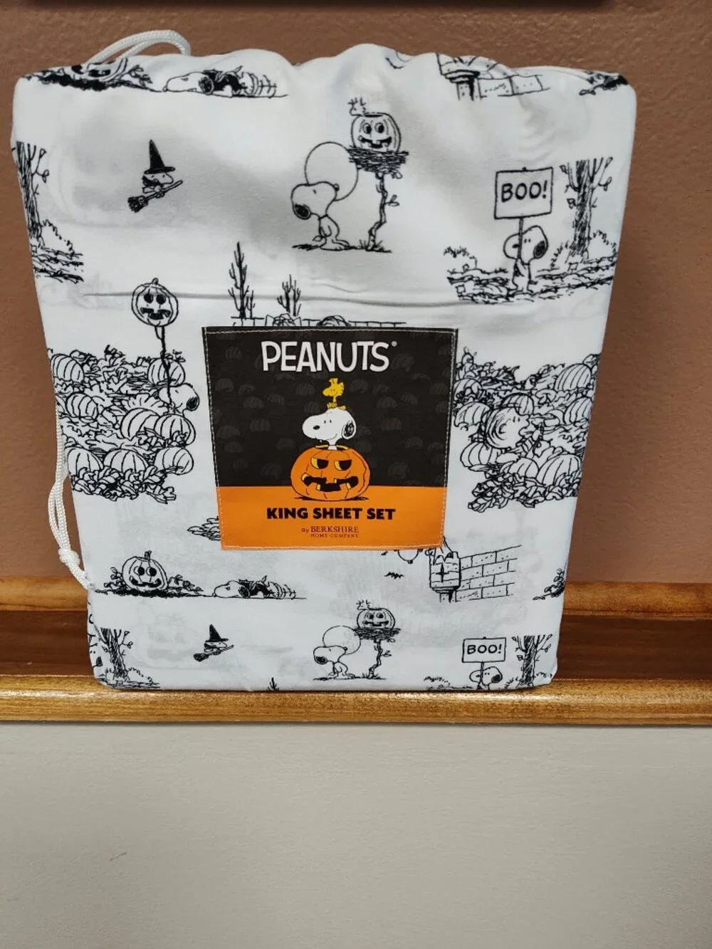NWT! Peanuts Snoopy Halloween Pumpkin King Sheet Set